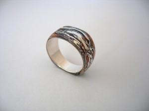 Mazekomi Rokusho Ring by Henriette van Battum 